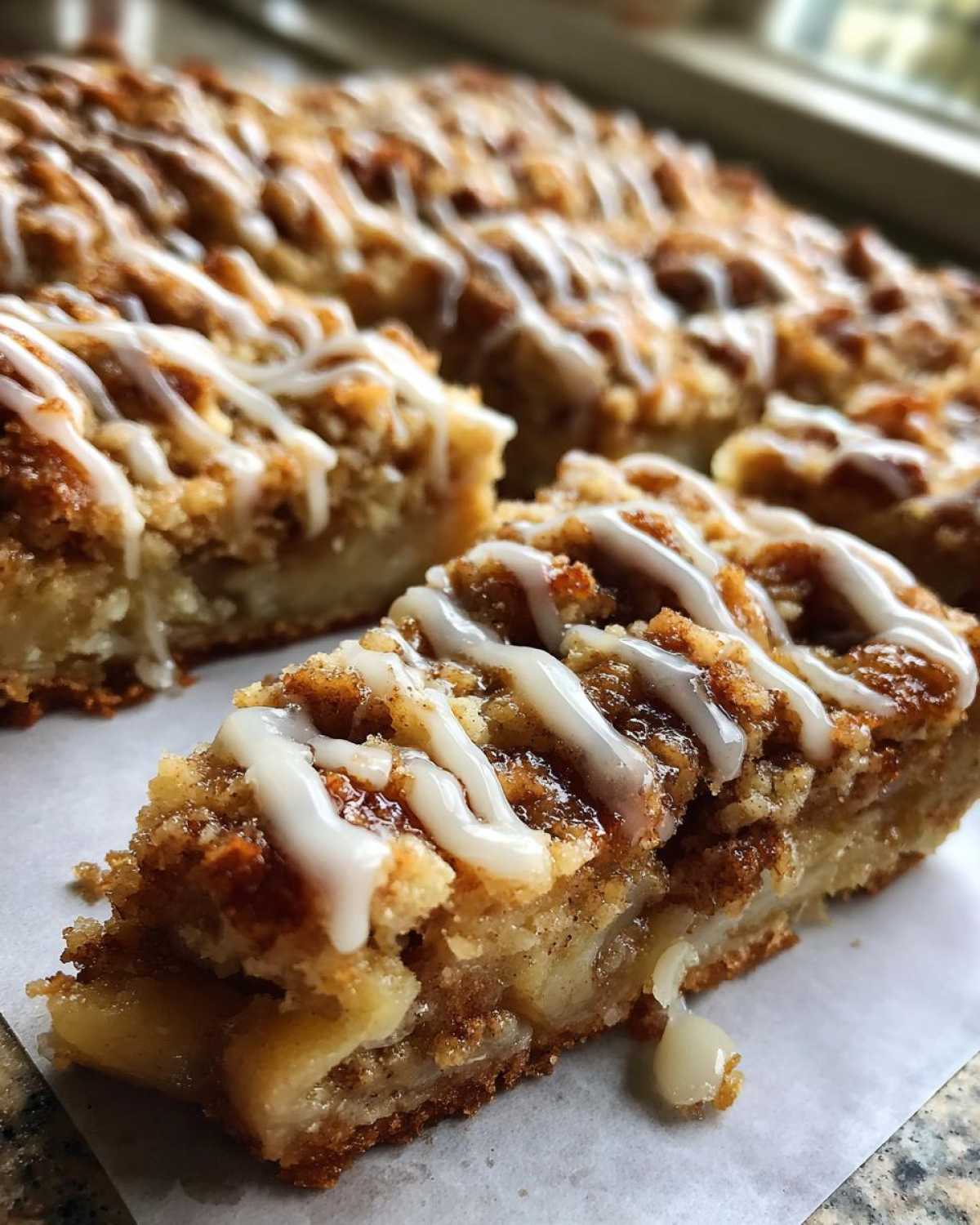 Glazed Apple Pie Bars - detail 2