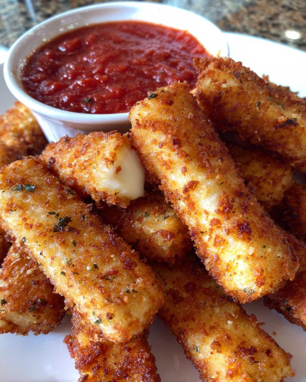 Mozzarella Sticks with Marinara - detail 1