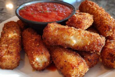 Mozzarella Sticks with Marinara