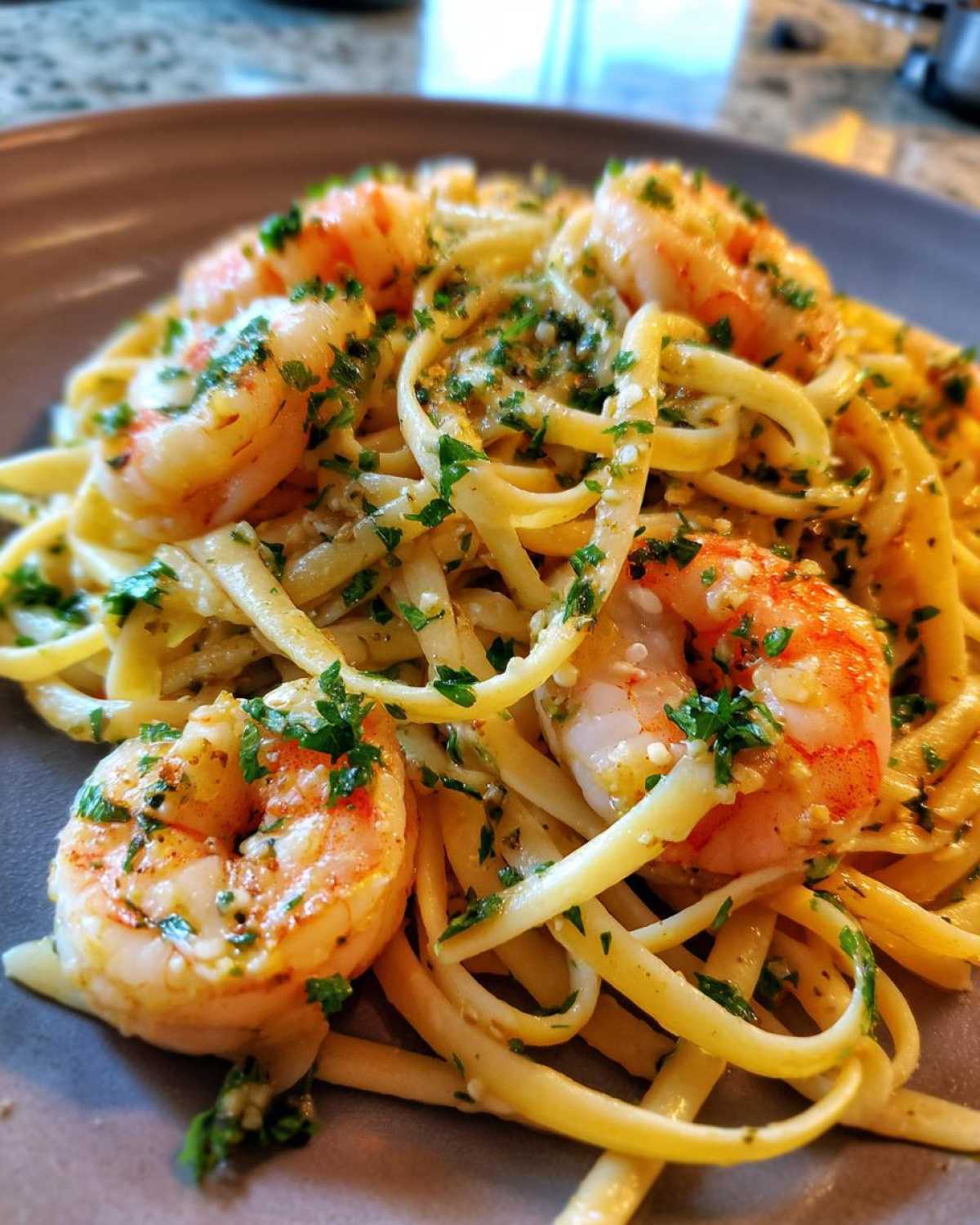 Shrimp Scampi Linguine - detail 2
